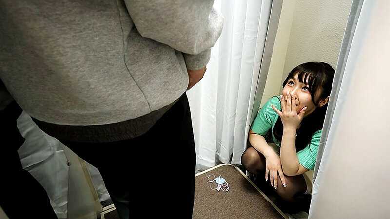 エロい店員がこっそり抜いてくれた話。 すずねさん