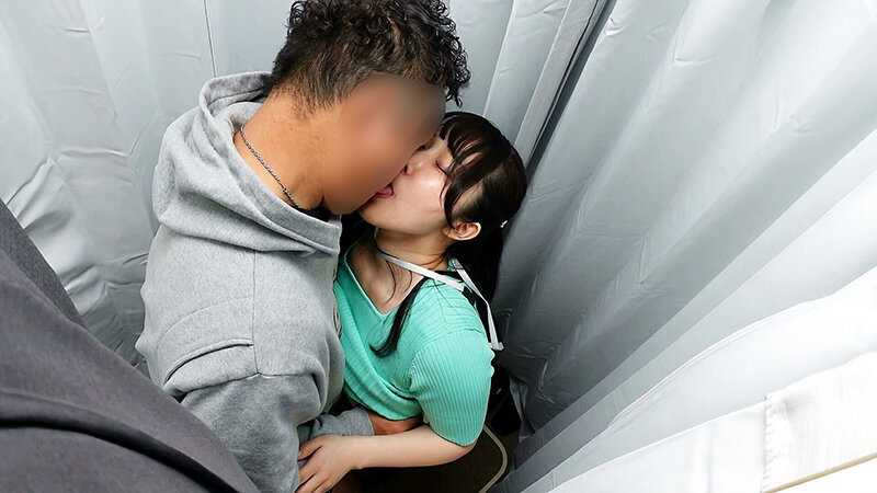 エロい店員がこっそり抜いてくれた話。 すずねさん