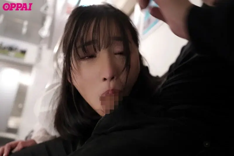 On a rainy night's last train, I was molested and got off seeking help, only to find myself at an unmanned station. Overwhelmed by the freezing cold, I ended up spending the night with the molester... Karen Yuzuriha[Origin]