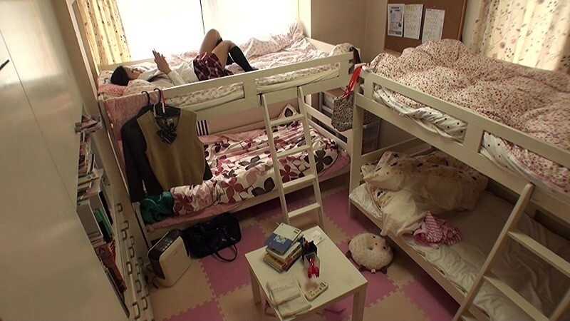 思春期の敏感オマ○コを指でいじり続けビクビク何度もイキ果てる JK女子寮オナニー盗撮 2