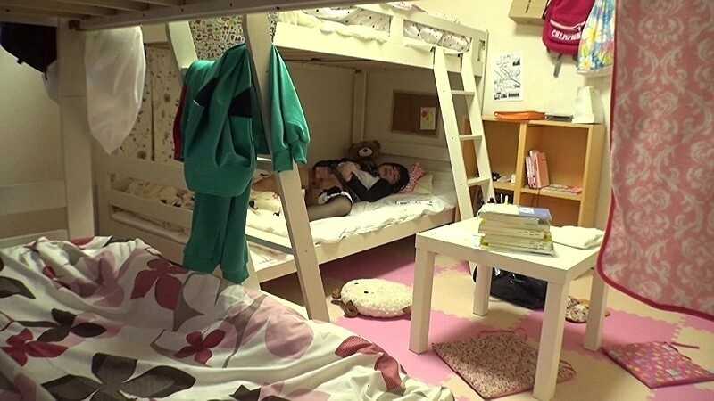 思春期の敏感オマ○コを指でいじり続けビクビク何度もイキ果てる JK女子寮オナニー盗撮 2