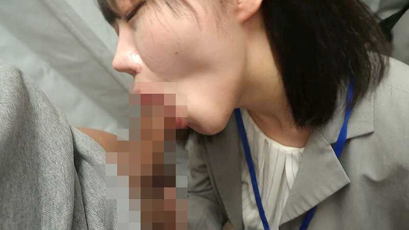 アパレルスタッフのお姉さんがエロ過ぎてシコってたら、こっそり抜いてくれた話。