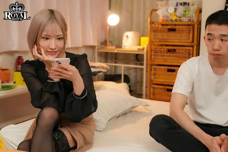 When I woke up in the morning, there was a girl in lingerie in my room! Although she usually acts arrogant and rude, today she's being sweet and clingy... Haruharu Moka[Origin]