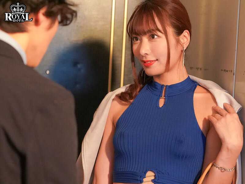 A guaranteed SSR pull in the Neighbor Gacha! The new neighbor who moved in next door is a beautiful big-sister type with perky nipples visible through her braless top. - Jun Mizukawa[Origin]