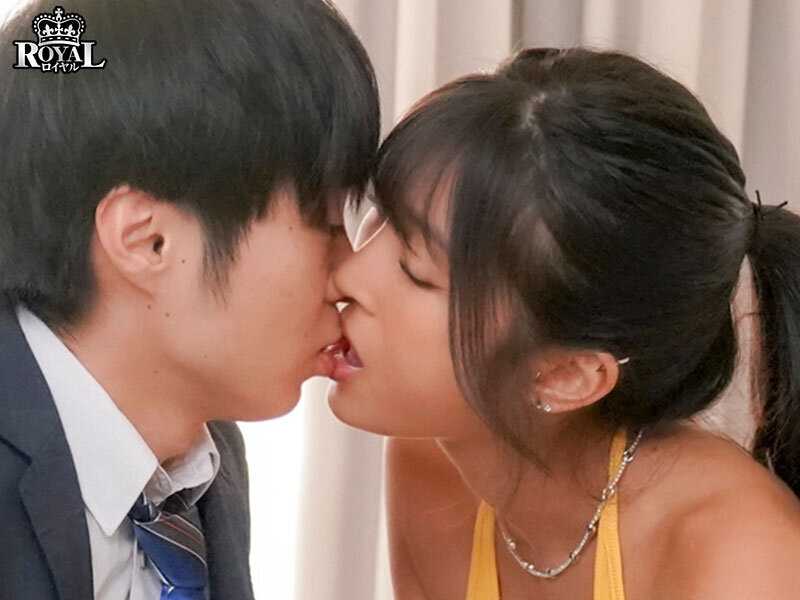 SSR Guaranteed Neighbor Gacha Pull A busty beauty with visible nipples through her braless top moves in next door Sumire Mizukawa