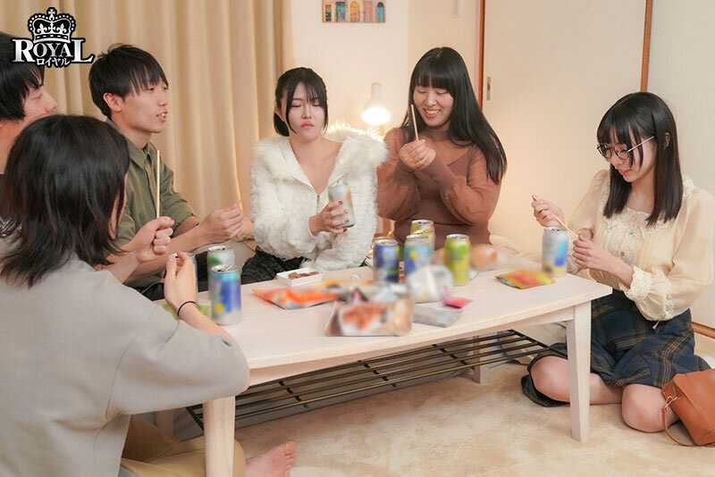 王様ゲームで急接近した隠れ淫乱な地味巨乳と、一泊二日のラブラブ中出しセックス。 雛乃ゆな