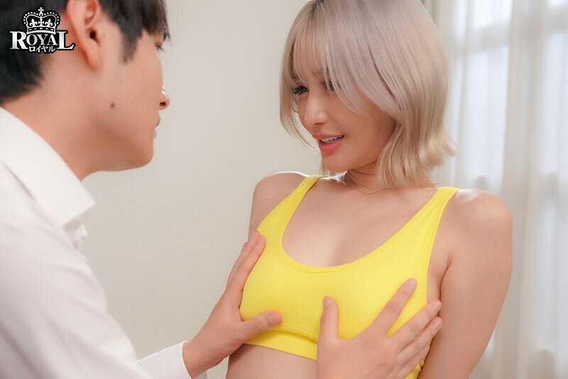 隣人ガチャUR確定演出。隣に引っ越してきたのはノーブラ乳首ポッチの美乳お姉さん。 百永さりな