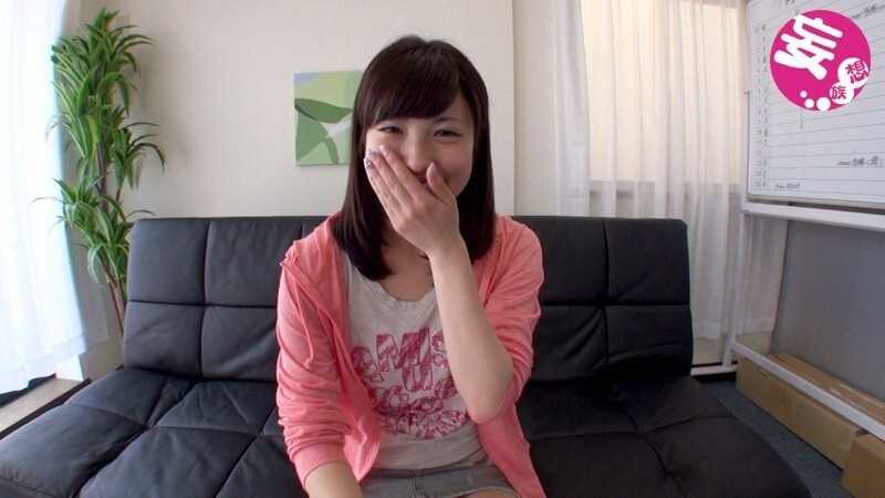 A college girl who initially says no but eventually gives in Cute yet unable to resist the temptation Mizuki Hayakawa experiences her first squirting with intense intimate moments[Origin]