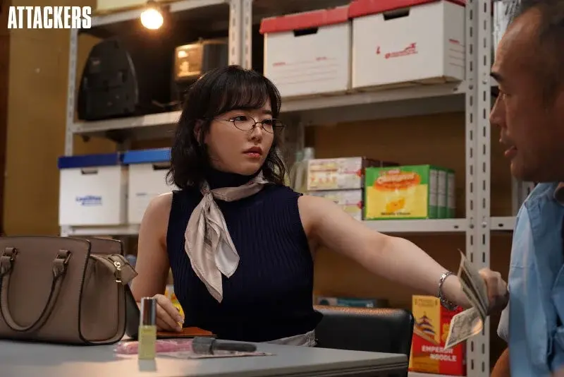 Wife Caught Shoplifting - Forced to Serve with Her Body - Tsubaki Mitsumiya[Origin]