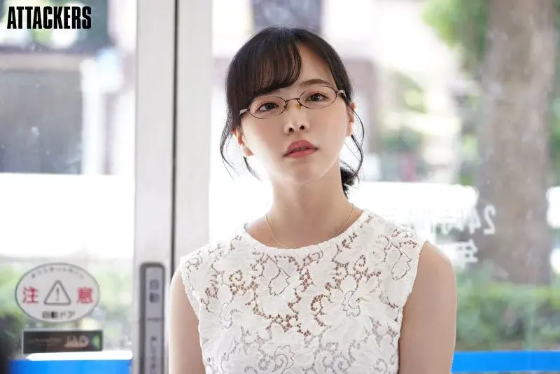 Wife Caught Shoplifting - Forced to Serve with Her Body - Tsubaki Mitsumiya[Origin]