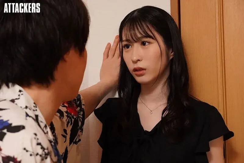 After my ex-girlfriend dumped me, she posted her marriage announcement on social media. Her happy face pissed me off so much that I decided to take revenge. - Suzuno Uto[Origin]