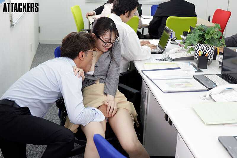A new office lady who just moved to Tokyo will soon be violently assaulted[Origin]