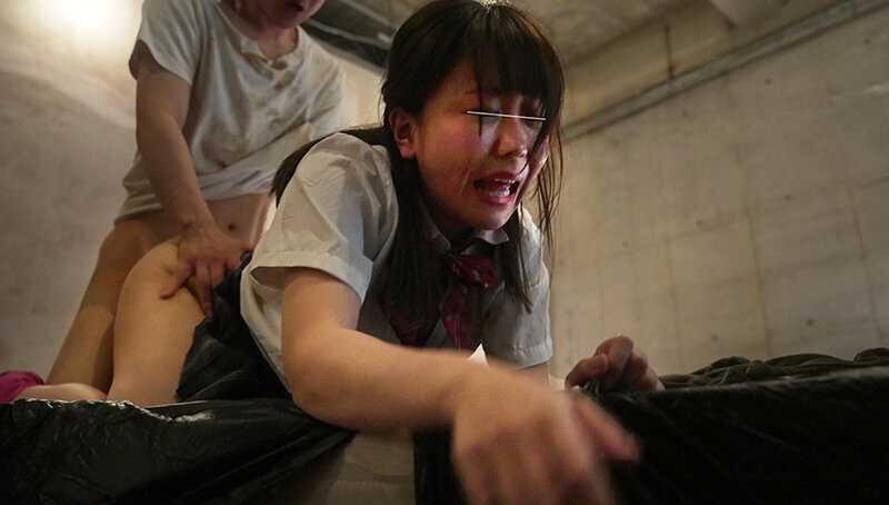 廃墟に肝試しに来たおバカJ●を、そこに棲んでいた浮浪者達が襲撃！？長らく女体に触れておらず、限界まで飢え切った絶倫ホームレスは若くピチピチの肌に群がり！！好き放題むさぼり！！着床不可避の中出しレ●プ こなつ