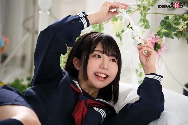 Our heroine makes her debut on stage at age 20 as an After School Idol with exciting C-cup measurements - Kasane Saito's AV DEBUT