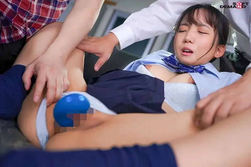 Misaki Oto from the brass band club loves performing oral favors. She willingly services anyone who asks.[Origin]