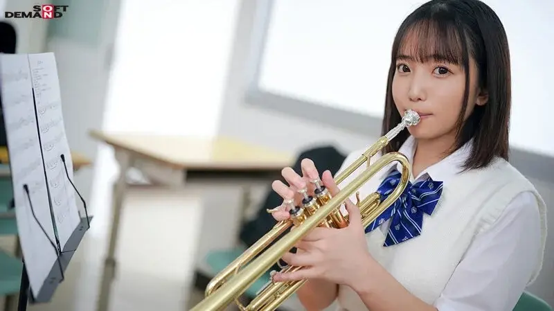 Misaki Oto from the brass band club loves performing oral favors. She willingly services anyone who asks.[Origin]