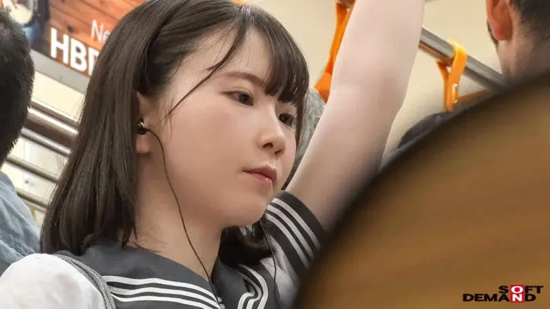 Molesting schoolgirls in sweaty gym clothes - Complete clothed upskirt angles[Origin]