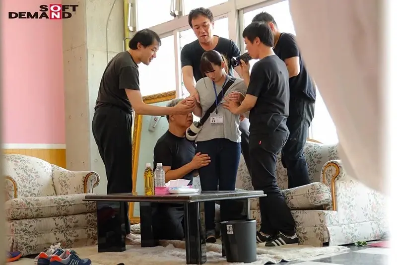 SOD Female Staff - Behind the scenes of AV filming where energetic young female AD staff work! Despite being confused by erotic accidents on set, they hide their embarrassment and respond with full effort! Furthermore! They ended up having SEX with all the out-of-control men◆[Origin]