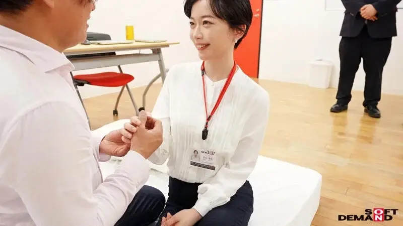 Yuki Kurata - A cool beauty who majored in arts in university and transferred from a production company. Now in her third year as an in-house designer after mid-career recruitment, this reserved designer is making her AV debut![Origin]