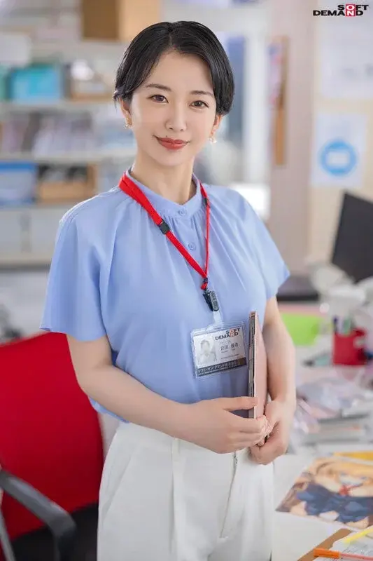 Yuki Kurata - A cool beauty who majored in arts in university and transferred from a production company. Now in her third year as an in-house designer after mid-career recruitment, this reserved designer is making her AV debut![Origin]