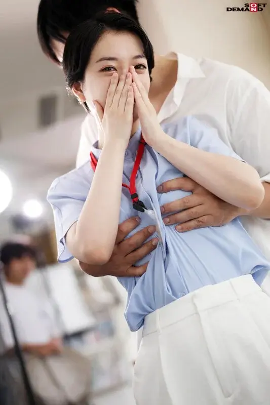 Yuki Kurata - A cool beauty who majored in arts in university and transferred from a production company. Now in her third year as an in-house designer after mid-career recruitment, this reserved designer is making her AV debut![Origin]