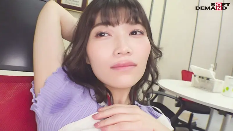 Despite her gentle demeanor, she exudes a certain sensuality. Due to numerous office requests to see HR Department's Ms. Ishikawa naked - the one who soothes everyone during regular interviews - we had her perform in adult video. The gap between her usual self and her incredibly lewd performance was shocking! [Released without permission!] HR Department, Mid-career 2nd year, Haruna Ishikawa[Origin]