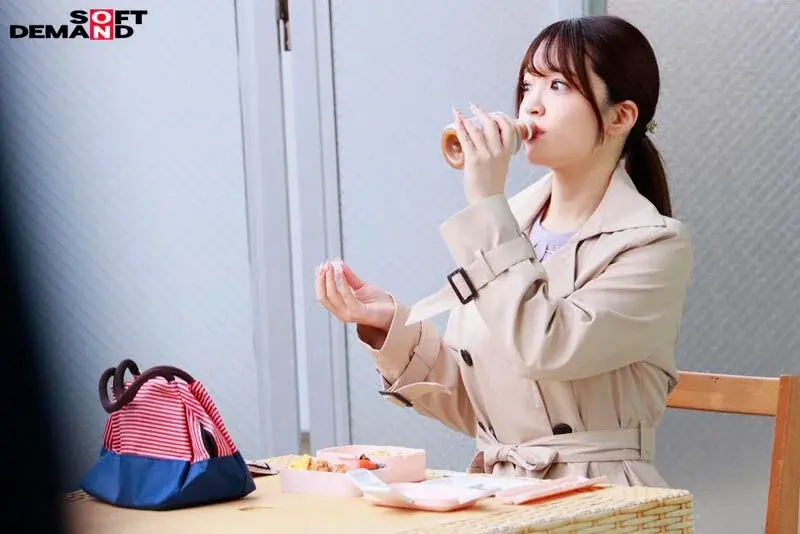 Congratulations on your AV debut! Mayuka Ohara (23), a second-year sales representative at Soft On Demand Inc., reveals her bountiful F-cups