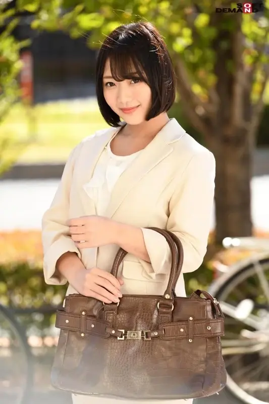 Short-haired Office Lady Special! A boyish female boss and male subordinate test new lotion products alone together! The usually unreliable junior's impressive endowment unexpectedly makes his senior's sensitive areas melt with pleasure, leading to intense climaxes she can't hide! Magic Mirror Bus[Origin]