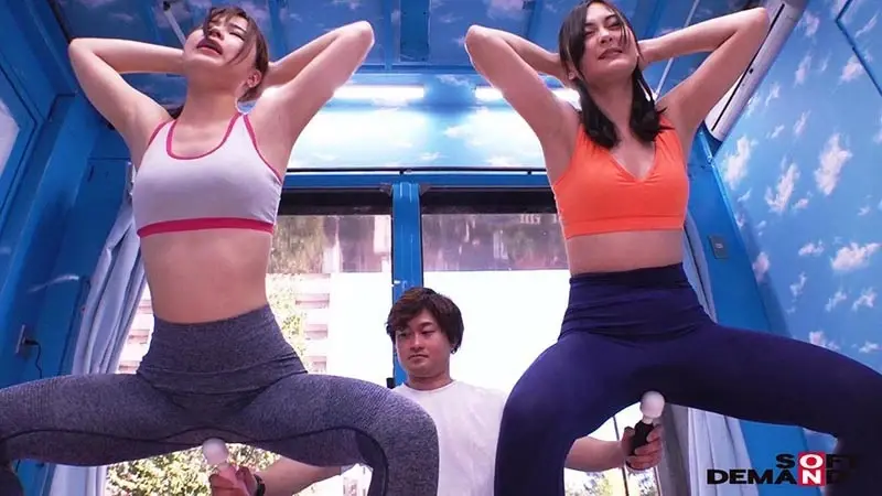 Exclusive for worried wives with post-pregnancy big hips! Would you like to try exercising in the Magic Mirror Bus? Having intense intimate moments with a handsome muscular trainer right in front of your husband!![Origin]