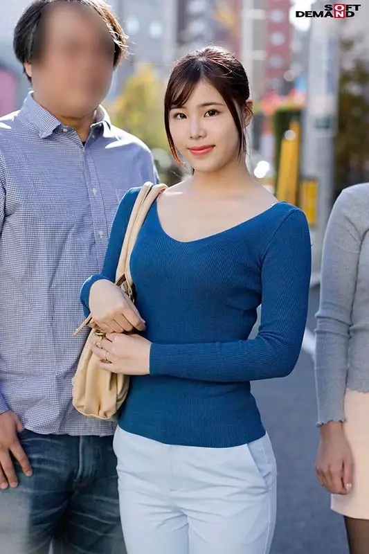 Exclusive for worried wives with post-pregnancy big hips! Would you like to try exercising in the Magic Mirror Bus? Having intense intimate moments with a handsome muscular trainer right in front of your husband!![Origin]