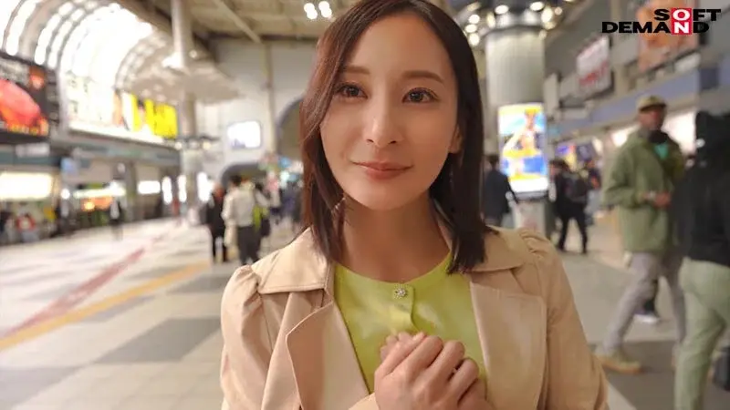 Final Chapter - The Elegant Nagasaki-Born Wife Who Stands Out Even in the Urban Bustle: Yuri Adachi, 32 Years Old - Her First Raw Creampie with Someone Other than Her Husband, as Pleasure from the Throbbing Member Overwhelms Her Anxiety and Resistance