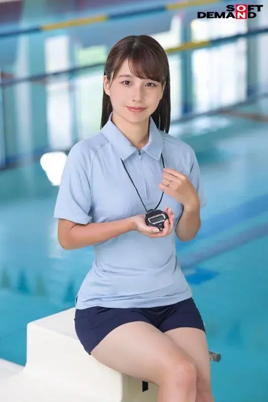With her gentle smile, she's a favorite among children. The young married swimming instructor who is adored by students like a mother figure - Miya Minase, 33 years old, AV DEBUT