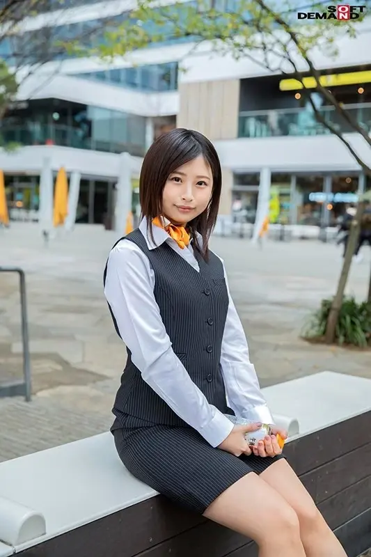 A serious-looking smiling cum-drinking masochist amateur makes her third appearance. Tokyo Setagaya ■■■ Shopping District Real Estate Sales 2nd Year Yuki Mishima (alias, 23 years old) keeps swallowing non-stop from 8 men until next day's work time! First time creampie 12 shots! 8 swallowing shots![Origin]