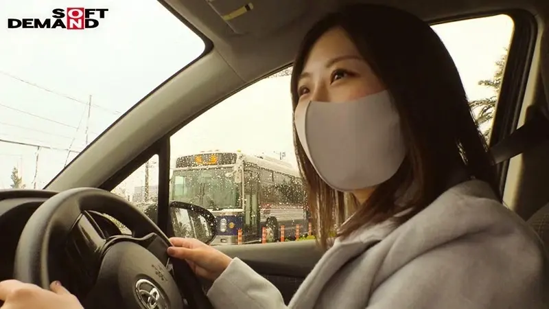 A serious-looking smiling cum-drinking masochist amateur makes her third appearance. Tokyo Setagaya ■■■ Shopping District Real Estate Sales 2nd Year Yuki Mishima (alias, 23 years old) keeps swallowing non-stop from 8 men until next day's work time! First time creampie 12 shots! 8 swallowing shots![Origin]