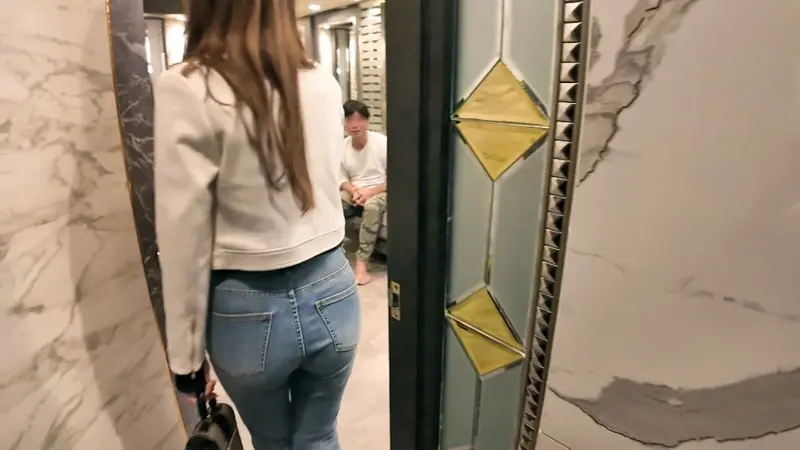 Perfect beauty with stunning face, body, and breasts! A former model makes her debut on Amateur TV! Professional-grade oral skills from her entertainment industry experience!? Overflowing vaginal juices!! The convulsions of her slender body are irresistible! [First Time] Online AV Application → AV Experience Filming 2205