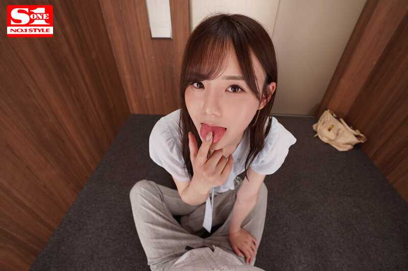 In the malfunctioning elevator where the air conditioning has broken down, Miru's aggressive advances have left me in a compromised position. The confined space amplifies the intensity of our encounter, with the rising temperature making everything more unbearable yet strangely arousing. The sweat dripping down creates a slick sensation between our bodies as she continues her relentless pursuit.[Origin]