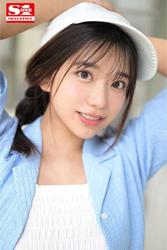 VRVR NO.1 STYLE Kawagoe Niko's Debut - With large sparkling dark eyes and a captivating clear gaze - Exclusively featuring her naturally charming intimate performances!