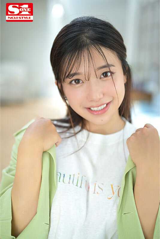 VRVR NO.1 STYLE Kawagoe Niko's Debut - With large sparkling dark eyes and a captivating clear gaze - Exclusively featuring her naturally charming intimate performances!