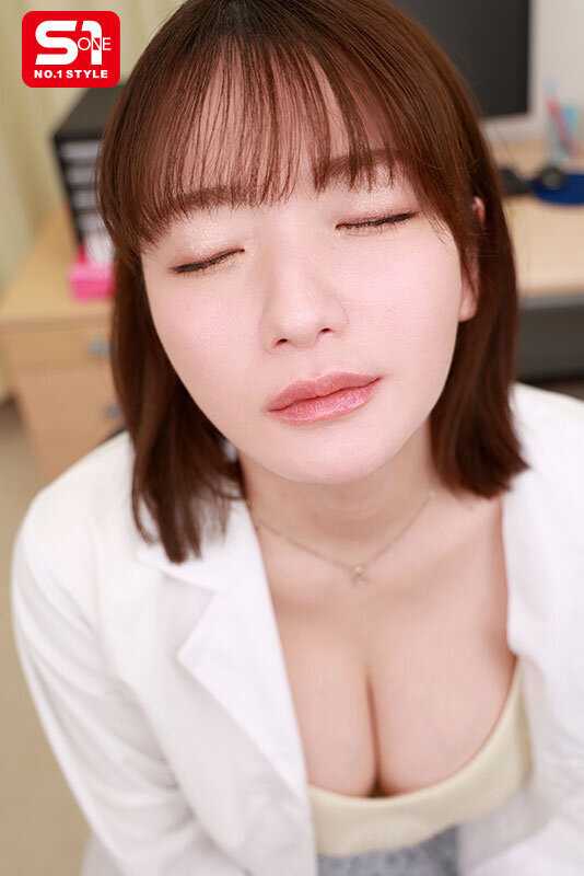 The School Nurse with Enchanting VR Curves! I Lost My Virginity in a Secret Encounter with the Popular and Nurturing Teacher - Mei Washio