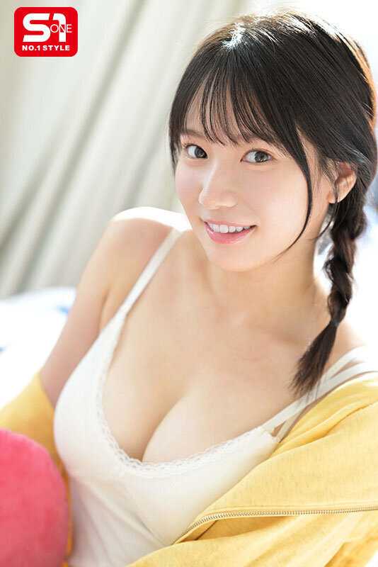 VR chatting, laughing heartily, making love every day... Living together in an intensely intimate relationship with my younger girlfriend who is adorably natural and playful only with me, loving each other from the bottom of our hearts - Moe Sakakibara[Origin]