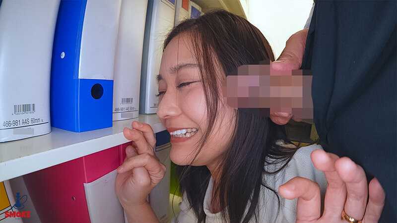 【喉ま○こセクハラ】 苦手な上司のギン勃ち巨根ち○ぽで何度も拡張イラマチオ射精されるデカ尻部下OL 雪奈真冬