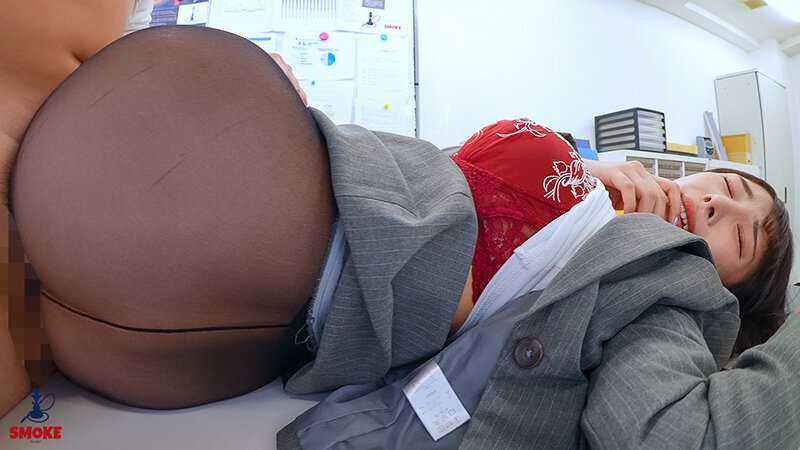 【肛門舐めセクハラ】ケツ穴を拡げさせられ何度もアナルクンニで舐められイキするデカ尻部下OL妻 小野坂ゆいか