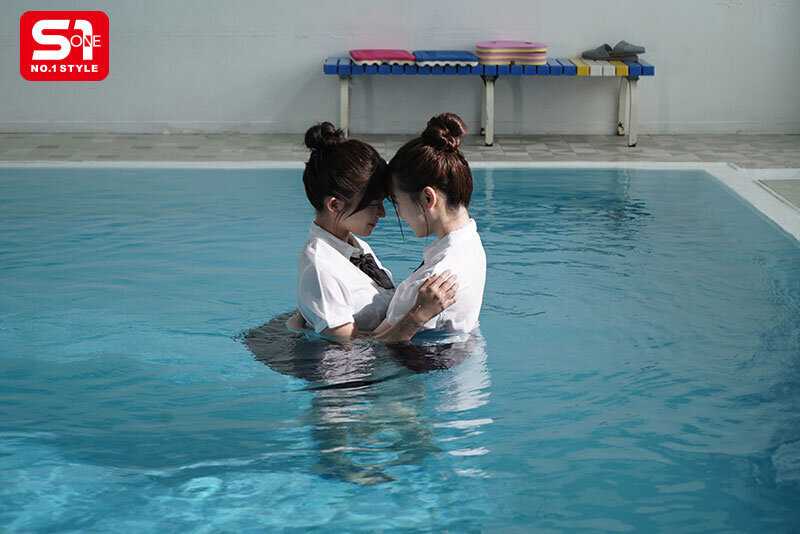 夏期講習さぼり、彼女の親友2人組と昼間っからアンアンチュパチュパペニスとろけるような背徳3Pに没頭した思春期。