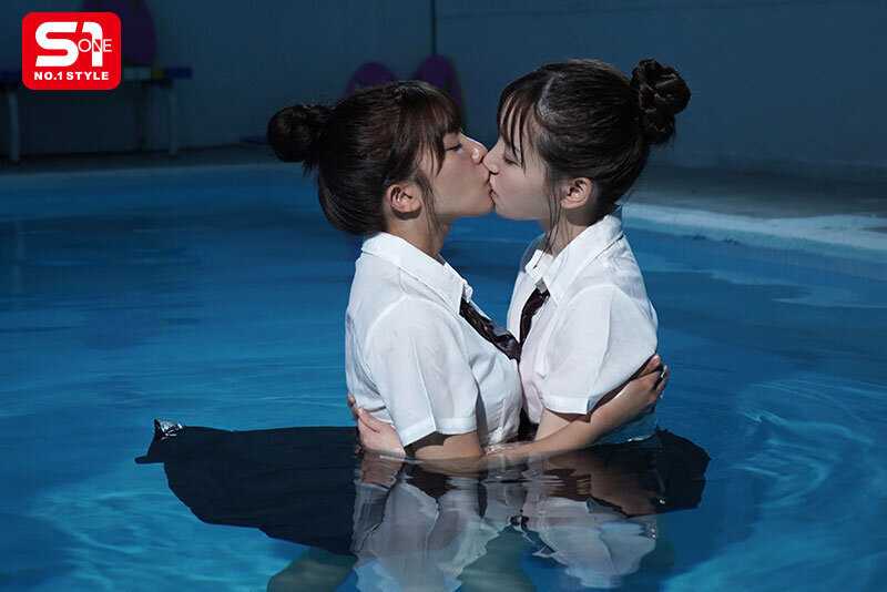 夏期講習さぼり、彼女の親友2人組と昼間っからアンアンチュパチュパペニスとろけるような背徳3Pに没頭した思春期。