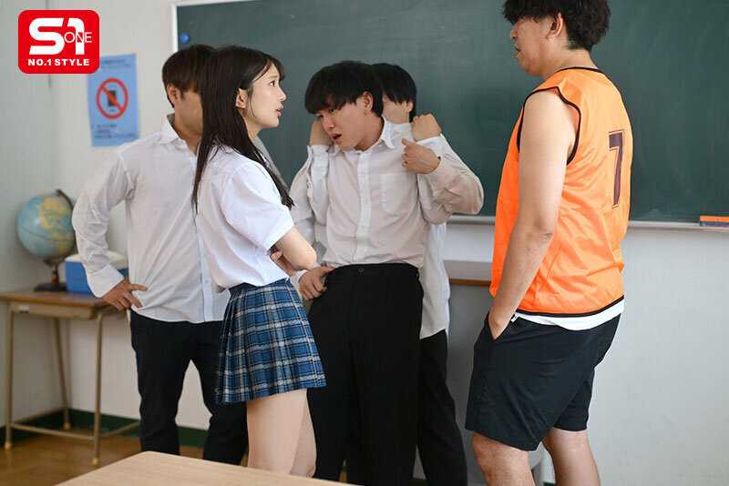 いじめられっ子の僕にもオマ●コさせてくれるクッソ優しいビッチJ●はなちゃん 倉木華