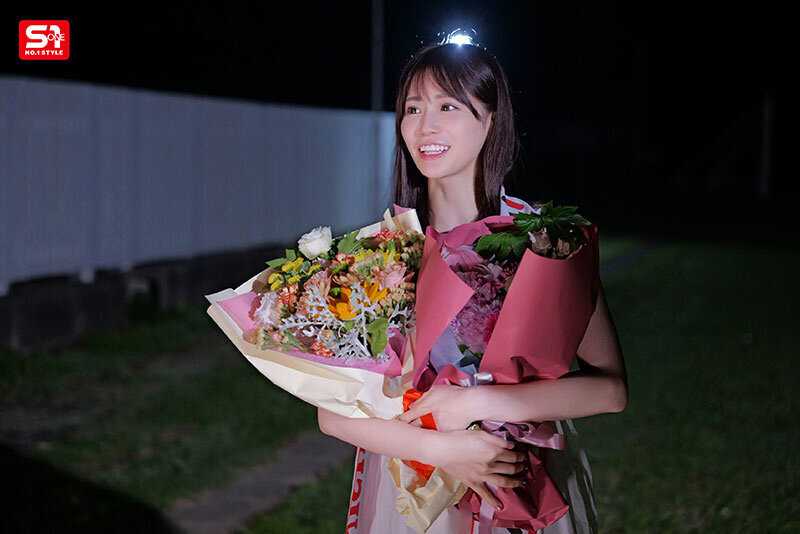 未歩なな引退作 ガチファン感謝祭「私と勝負して勝ったらヤらせてあ・げ・る」引退だから本気でファンと向き合った泥と涙と体液まみれのSEX運動会