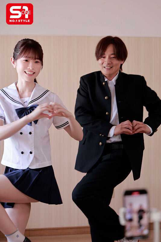 人気学生カップルインフルエンサーがSNSでバズりたくて迷い込んだ先は濃厚絶倫オヤジが住む淫欲まみれの変態村だった…。 白上咲花