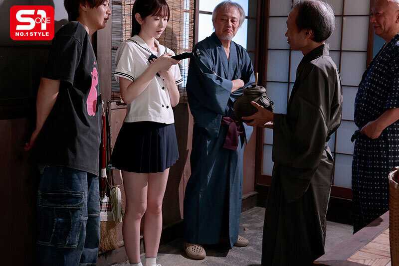 人気学生カップルインフルエンサーがSNSでバズりたくて迷い込んだ先は濃厚絶倫オヤジが住む淫欲まみれの変態村だった…。 白上咲花