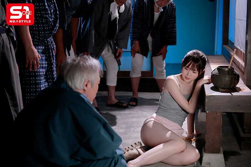 人気学生カップルインフルエンサーがSNSでバズりたくて迷い込んだ先は濃厚絶倫オヤジが住む淫欲まみれの変態村だった…。 白上咲花