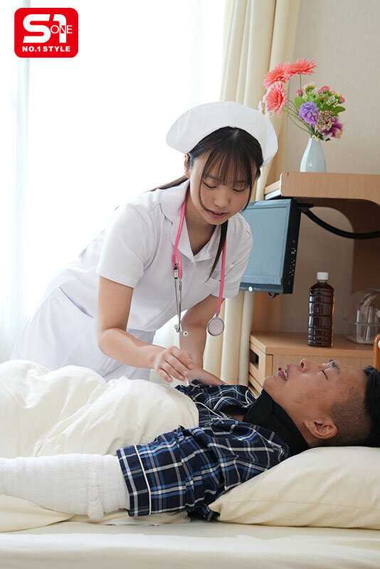 柔らかくて弾力ある美しすぎるオッパイで甘えさせてヌイてくれる 異常に患者思いなパイズリナース 小日向みゆう